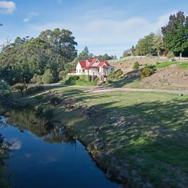 CRABTREE RIVERFRONT COTTAGES 2 cottages EMILY & ELIZA COTTAGES Beautiful riverfront peaceful location RELAX & ENJOY, hotel in Huonville