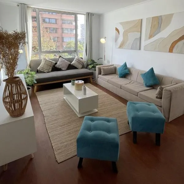 2D2B Full Equipado, Ubicación Premium con parking, Metro Manquehue, hotel di Santiago