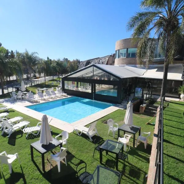 Portal del Lago Hotel: Villa Carlos Paz'da bir otel