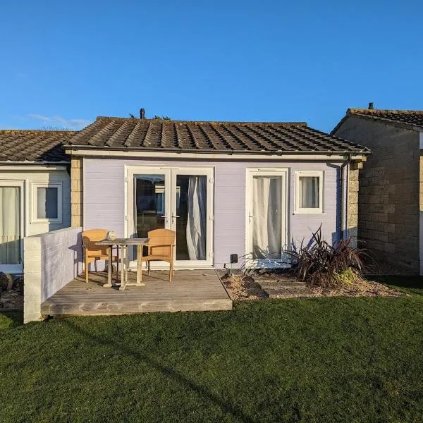 Saltbox B4 holiday cottage, hotell sihtkohas Freshwater