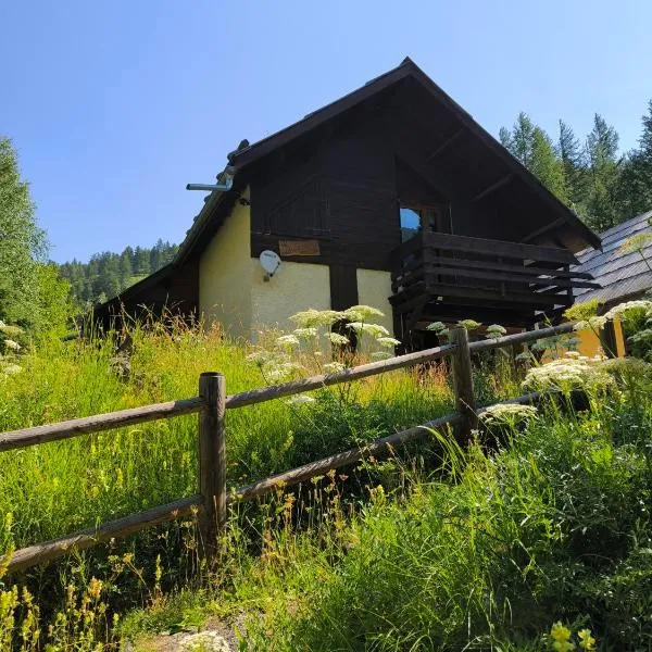 Chalet vue montagne nature à Abriès Queyras、アブリエスのホテル