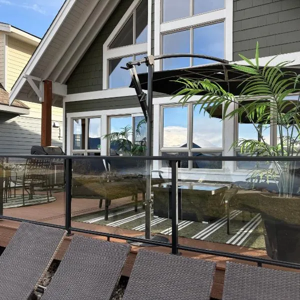Exceptional Boutique Cottage with Amazing View, hotel in Kelowna
