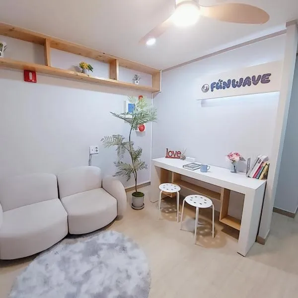 FUNWAVE guest house, khách sạn ở Busan