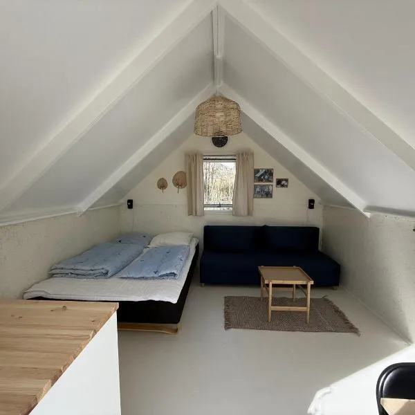 Frederiksværk Camping & Hostel, hotel v destinaci Frederiksværk