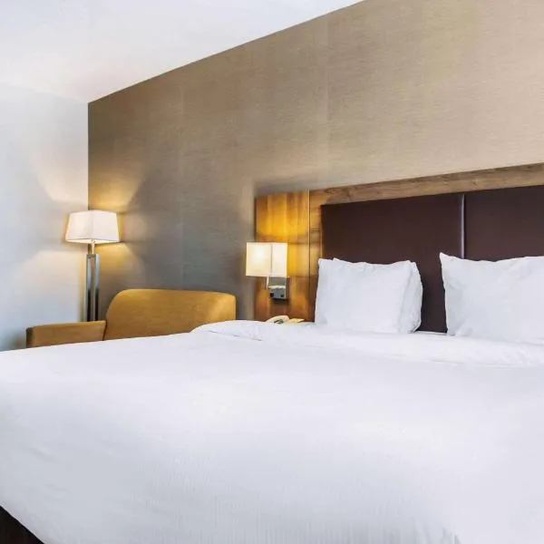 Quality Hotel Dorval Aeroport, hotel in Dorval