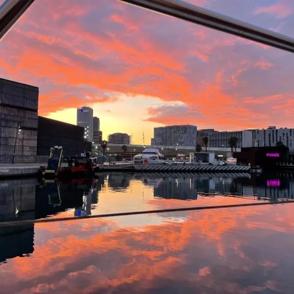 Waterfront Cozy two bedrooms, hotel in Barcelona