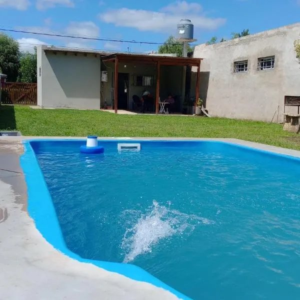 Casa con jardín - Alquiler temporal en Monte, hotel en San Miguel del Monte