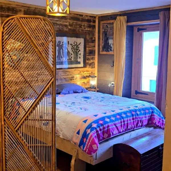 Grand gîte atypique, hotel in Charix