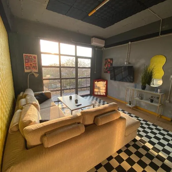 Jim1, hôtel à Andravída