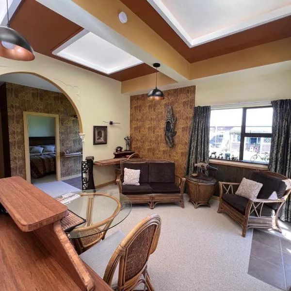 Greenwood Bungalow - Stylish Retreat, hotell i Otaki