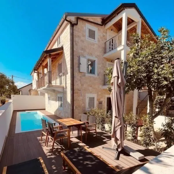 Villa Naledi，位于帕什曼的酒店
