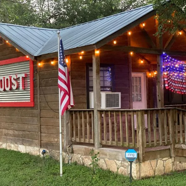 Cabin 3 The Roost Cabins, hotel v destinaci Lakehills