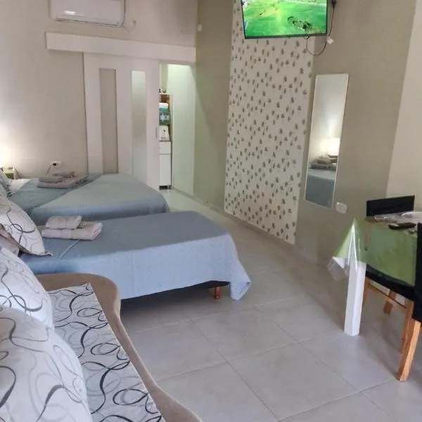 Monoambiente temporario HB、プレジデンシア・ロケ・サンズ・ペナのホテル