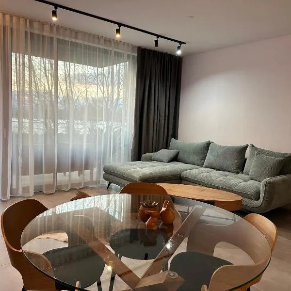 Apartman Pinia, hotel in Banka