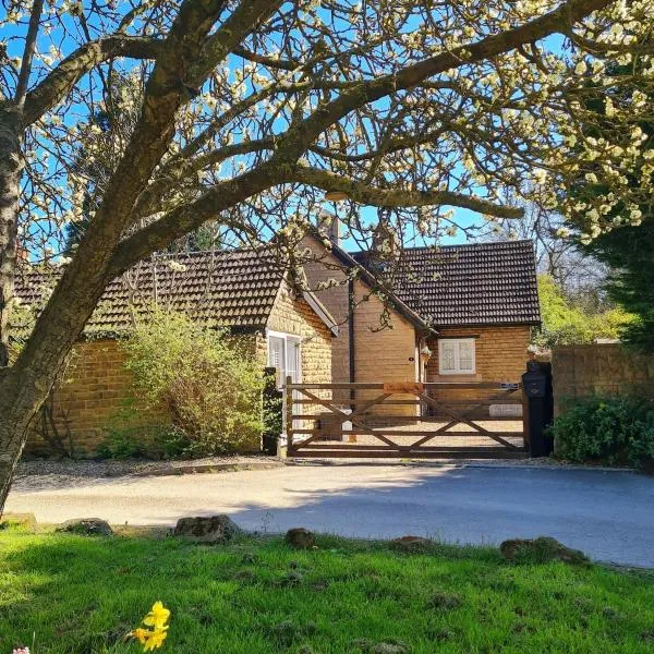 Stylish Open Plan Guest House 400sq ft Rutland, hotel in South Witham