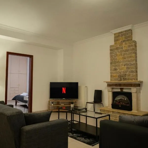 Spacious home, hotel in Klitoria