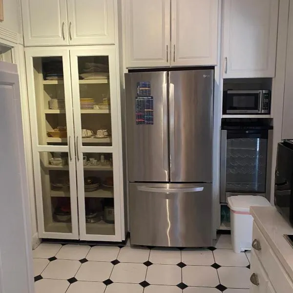 Beautiful Villa by the Beach, ξενοδοχείο στο Νασσάου