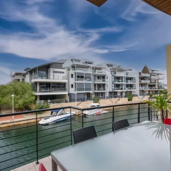 Florian on Mews, ξενοδοχείο σε Mandurah