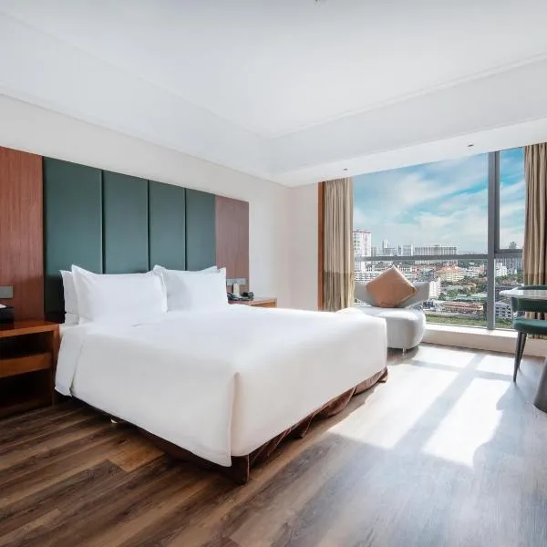 Holiday Inn Qingdao City Center by IHG - May 4th Square, ξενοδοχείο σε Qingdao