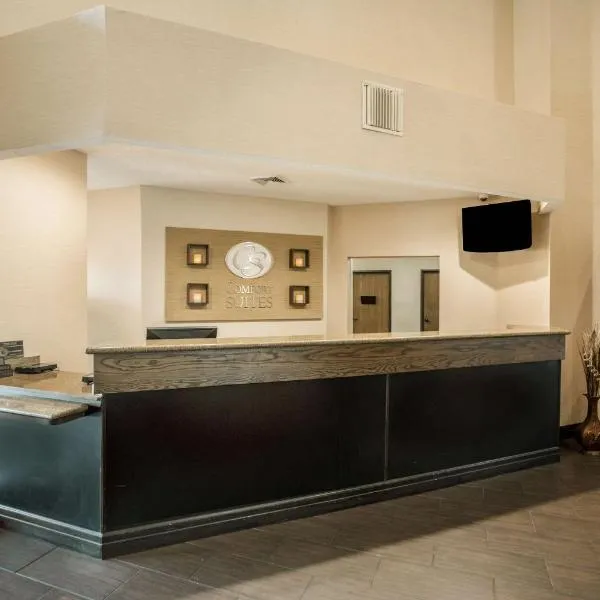 Comfort Suites Monroe, khách sạn ở Monroe