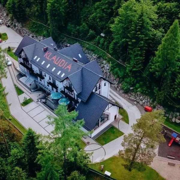 Hotel Klaudia، فندق في Juszczyn