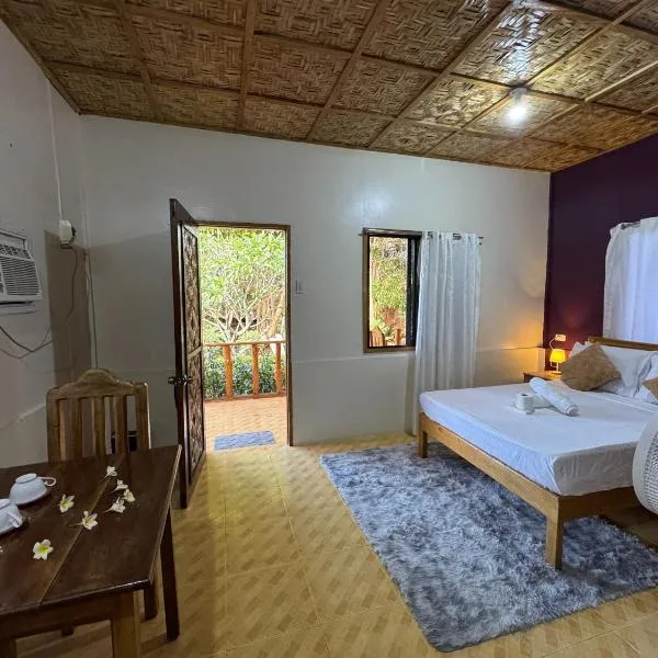 Cecilia's Garden Guesthouse, hotel di Siquijor