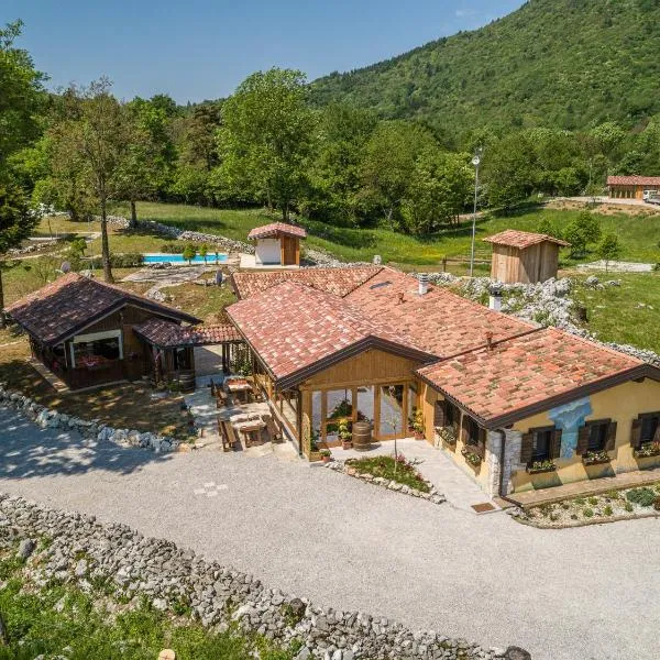 Agriturismo Fattoria Carolina - Friuli Venezia Giulia - Val d'Arzino, hotel en Vito dʼAsio