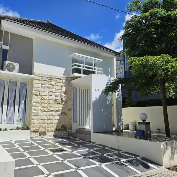 Villa Kayana AA9, hotel in Batu