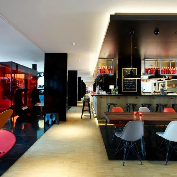citizenM Schiphol Airport, hotel di Schiphol
