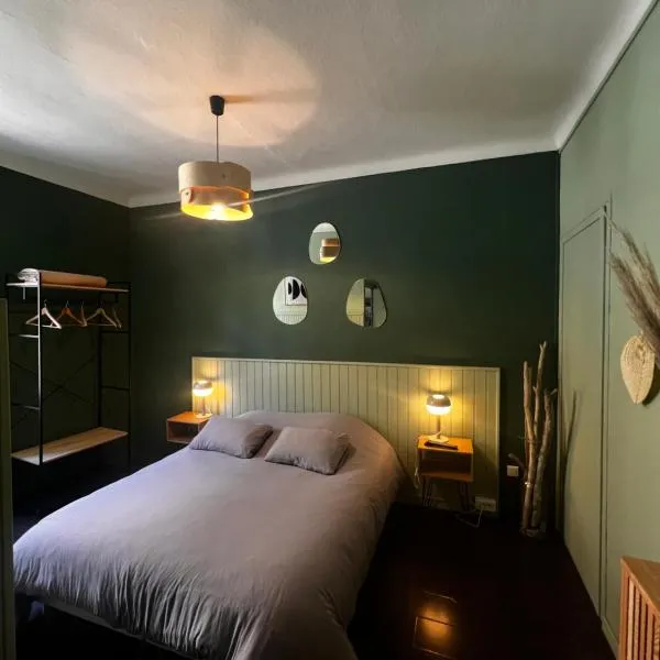 Hôtel Fleur des Alpes, hotel v destinaci La Brigue