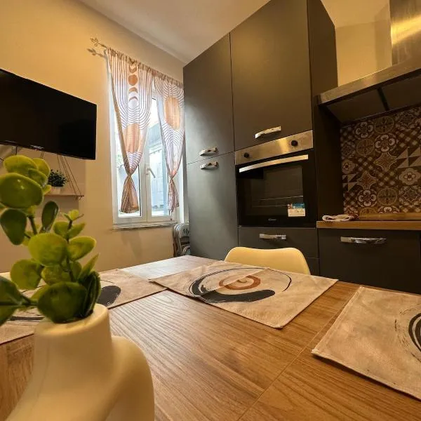 Orange Grove Apartment, hotel in Naples