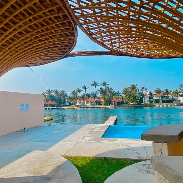 Isla del amor Departamento para 7 vista al mar alberca y embarcadero, hotel in Veracruz