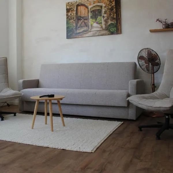 Studio Maro, hotel in Ieper
