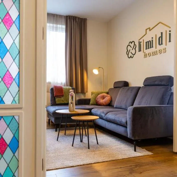 LIMIDI HOMES --- Spacious Two-Bedroom Apartment in City Centre --- Ideal Location for Exploring Veliko Tarnovo, hotel in Veliko Tŭrnovo