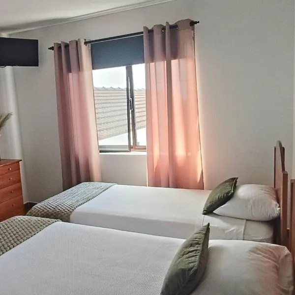 Ocean Front TWIN Rooms, hotel in Horta