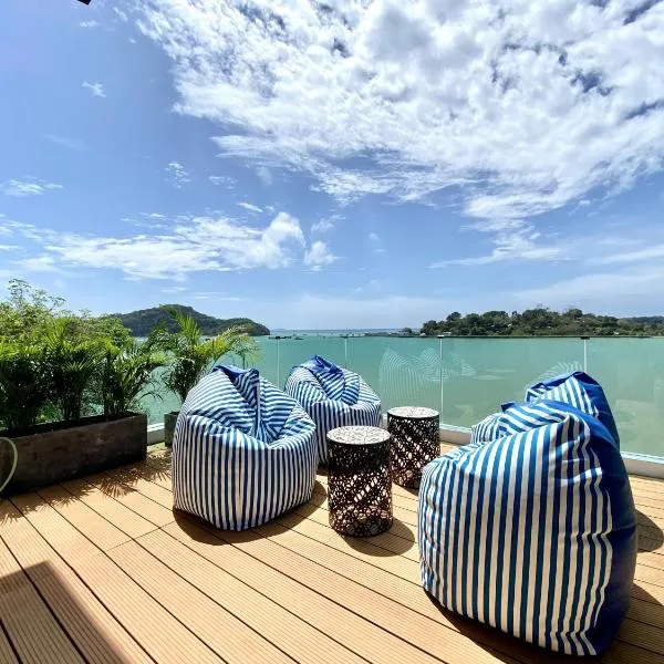 Seaview Duplex Home - Panwa Beach - Baan Jayden, hotel in Phuket Town