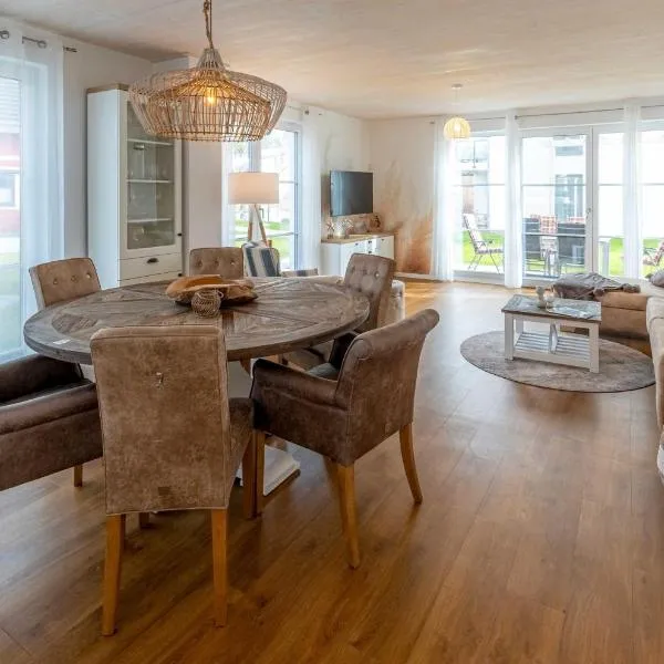 5 Sterne Ferienhaus Ostseenest mit Boddenblick, hotel v destinaci Fuhlendorf