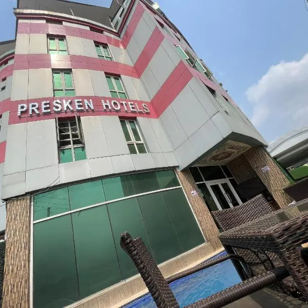 Presken Hotel at International Airport Road, hotel in Ikeja