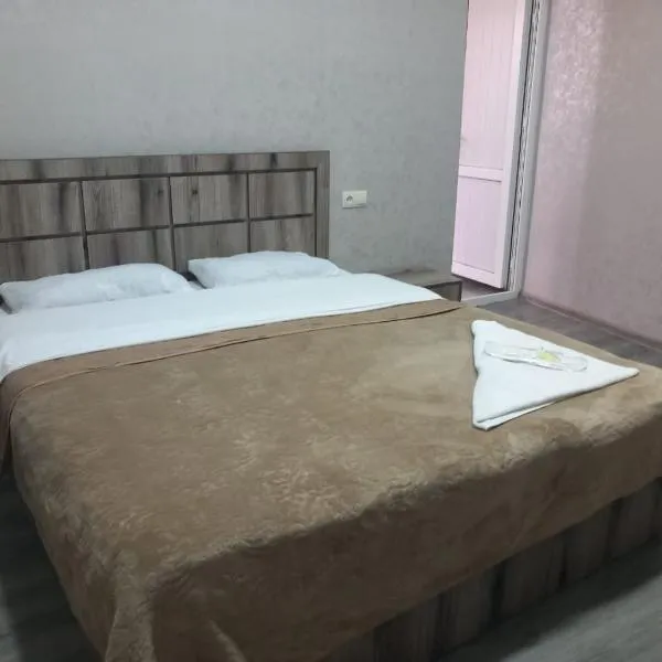 Star Zvartnoc Hotel, hotel en Pʼarakʼar
