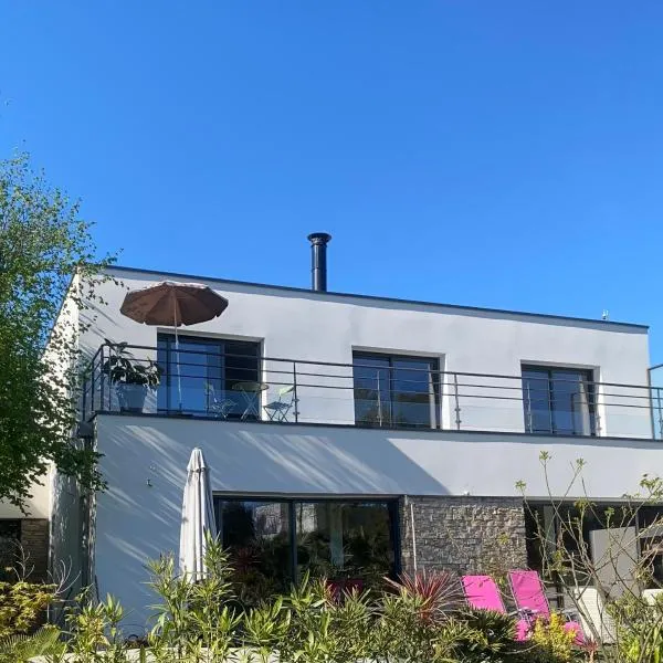 appartement Terrasse KER HEOL - Proche centre Vannes, hotel v destinaci Vannes