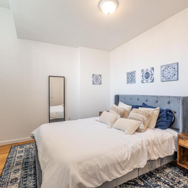 Amazing Furnished 1 BR Penthouse Midtown West, New York