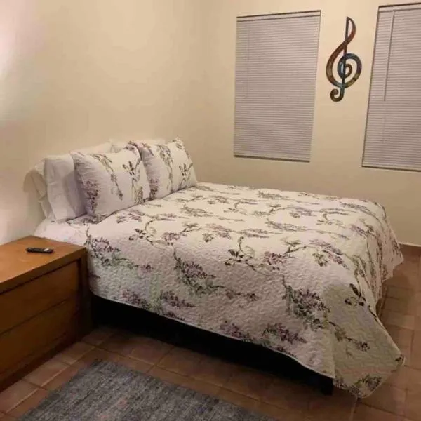Karakter Inmuebles, Music Department, hotel di Reynosa