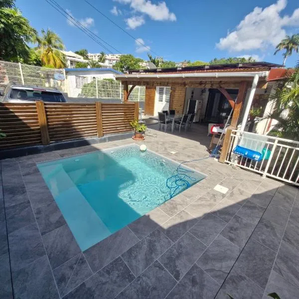 Chambres d'hôtes dans Villa à Chateauboeuf, ξενοδοχείο στο Φορ-ντε-Φρανς