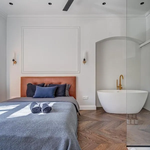 New! Luxury Old town apartment, готель у Вільнюсі