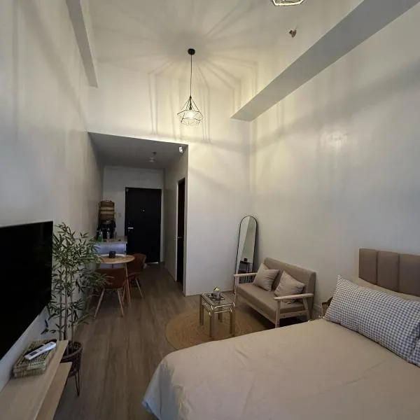 Cebu City- The Median Condominium Unit 317, hotel in Cebu City