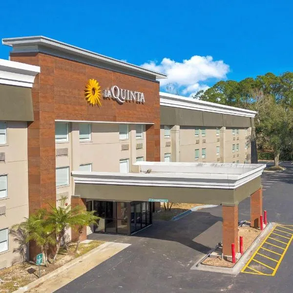 La Quinta Inn & Suites by Wyndham Jacksonville Mandarin, hotel in Jacksonville