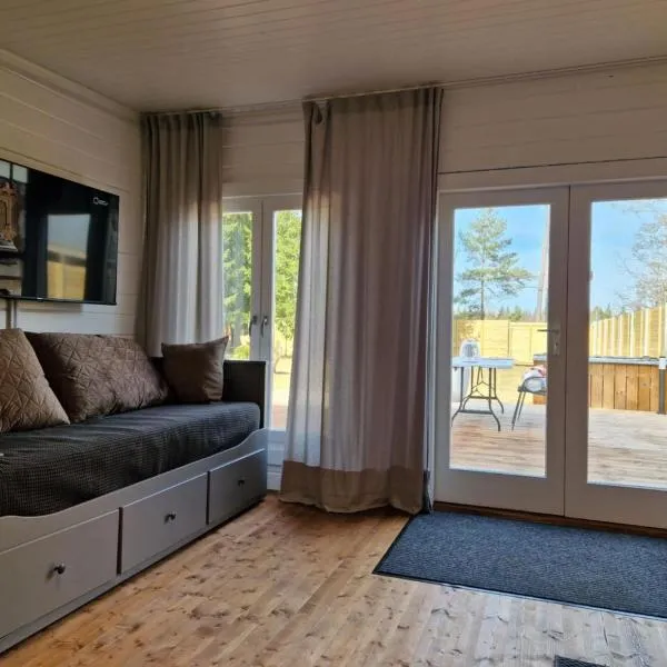 Rõmeda väike puhkemaja saunaga, hotell sihtkohas Rõmeda