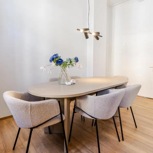 3 BR Apartment - ZENTRAL - GERÄUMIG - PARKHAUS - WIFI - KAFFEE - NETFLIX, hotel v destinaci Wiesbaden
