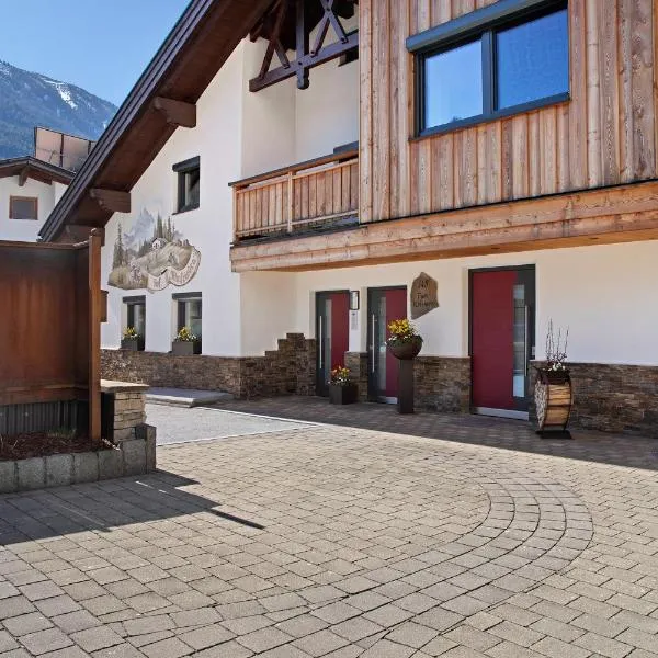 Hof Almfrieden - Dormitz, hotel v destinaci Nassereith
