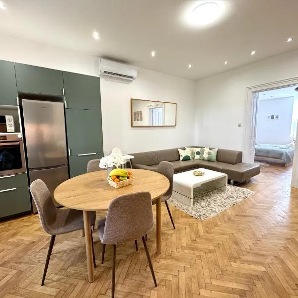 Central 13 Apartman, hotel in Győr